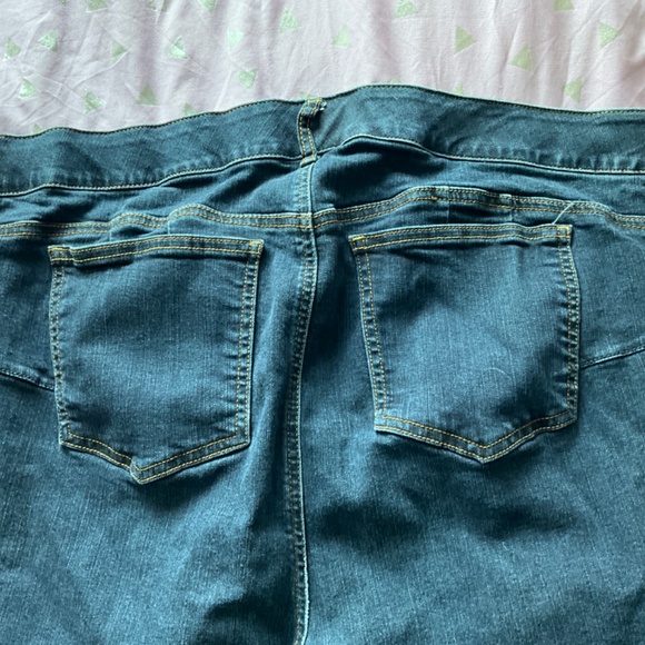 22R bombshell skinny blue jeans - Picture 3 of 4
